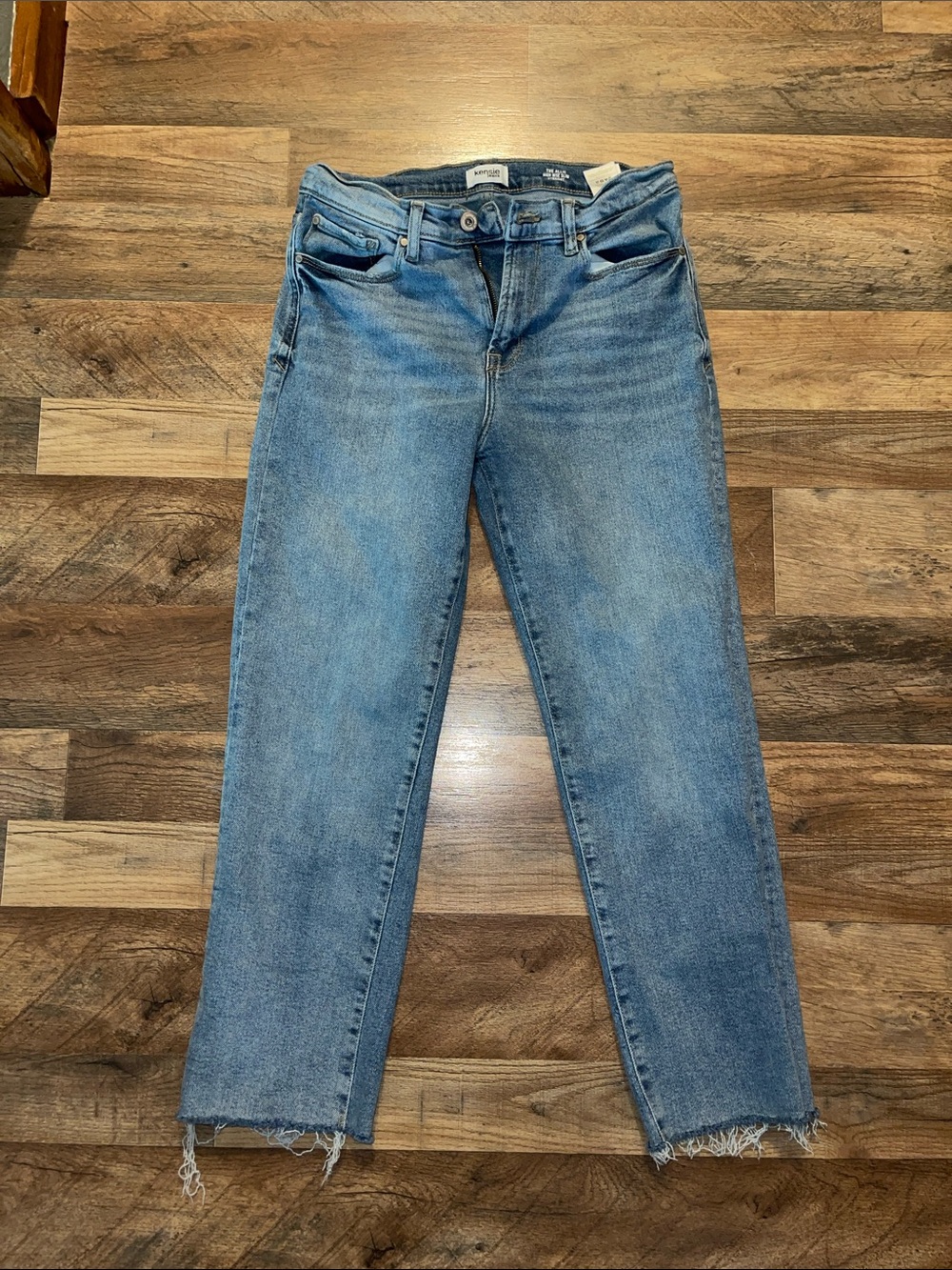 Kensie Jeans The Allie High Rise Slim Straight size 6/28 Light Wash